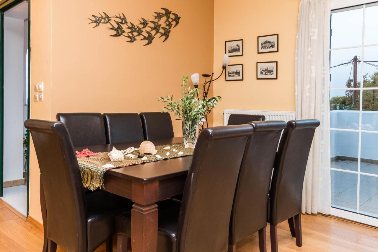 Aiolia North Apartment *